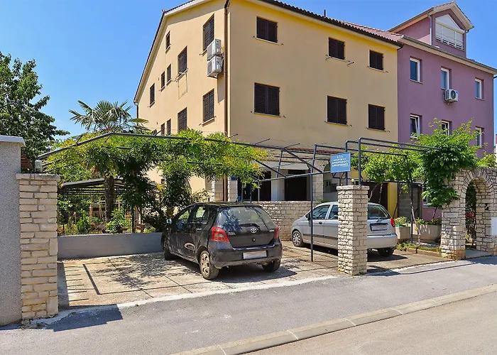 Stana 242 아파트 파자나