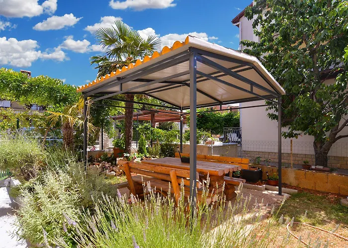 Stana 242 아파트 *