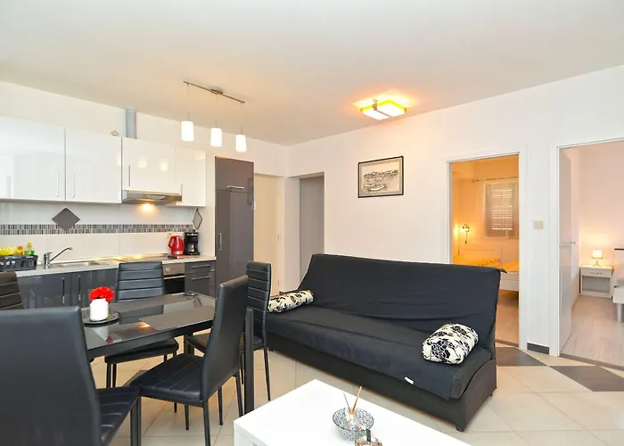 아파트 Stana 242 파자나