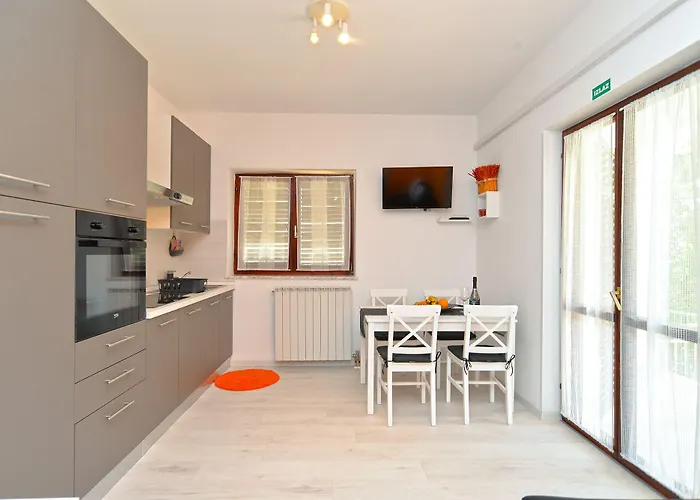 아파트 Stana 242 *