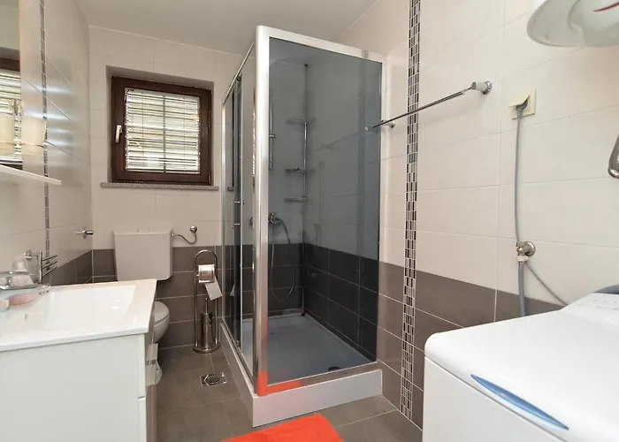 아파트 Stana 242 *